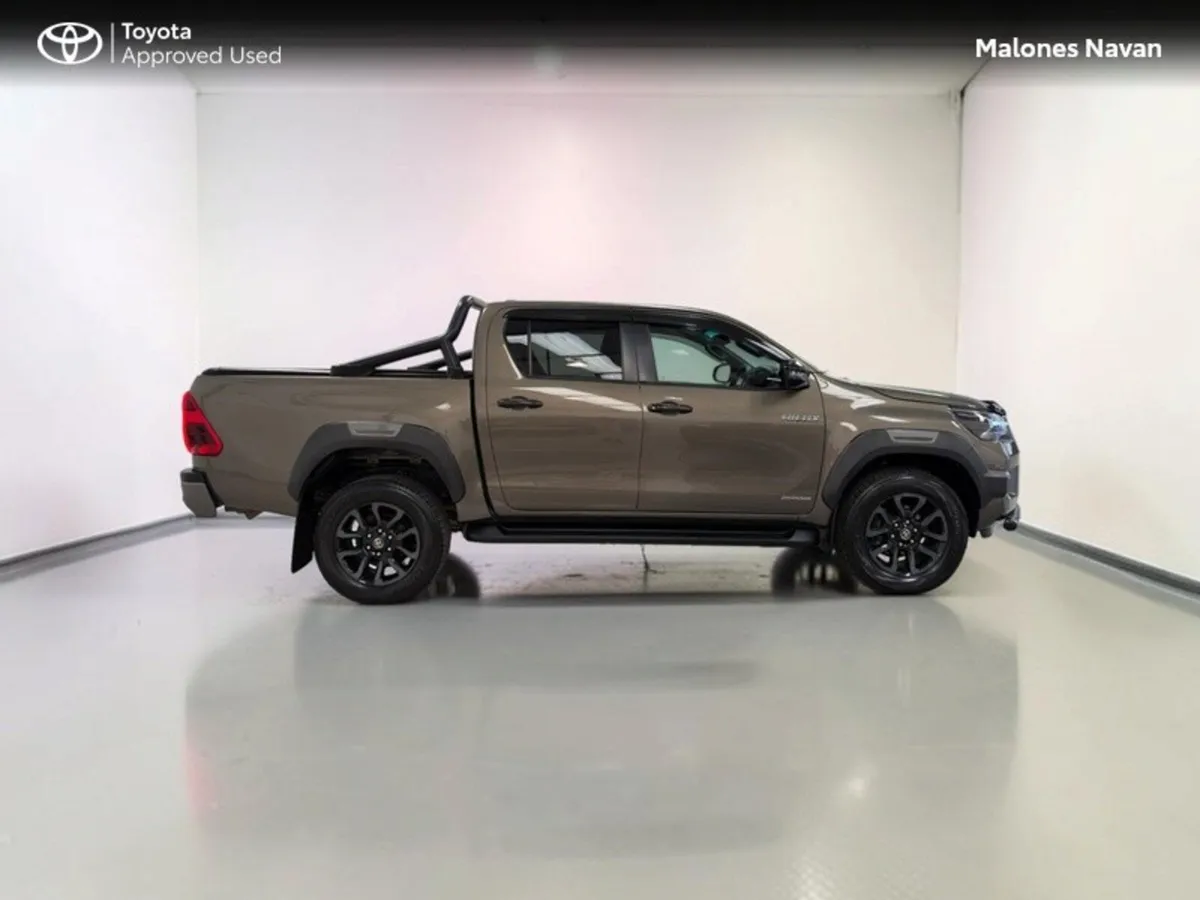 Toyota Hilux HILUX 2.8 INVINCIBLE AUTO No Vat Doc - Image 3