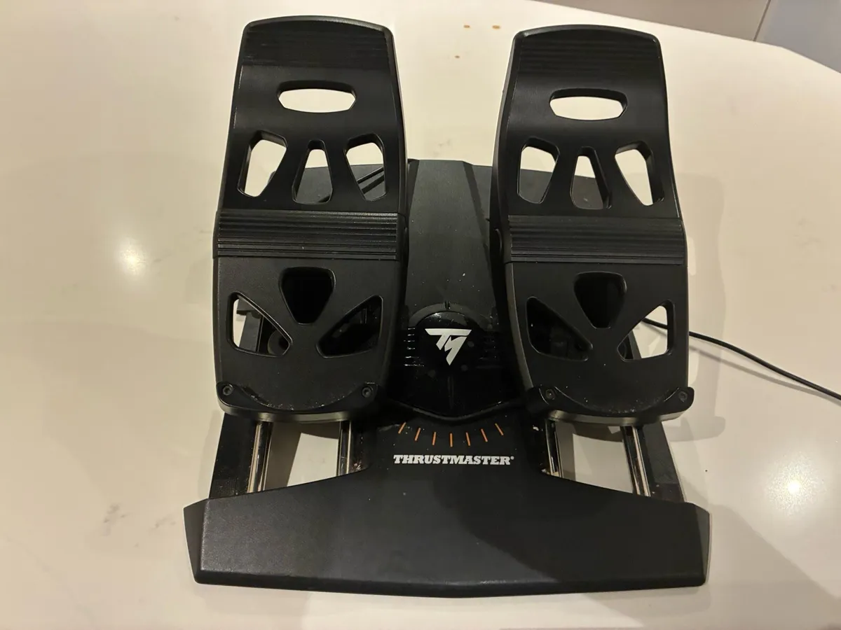 Thrust master Airbus captain pack + rudder - Image 2