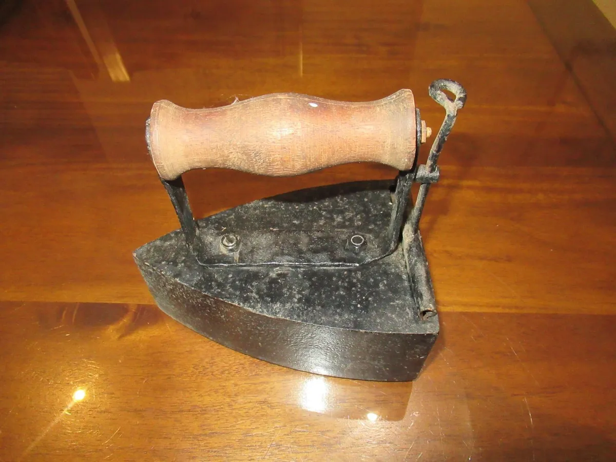 antique vintage black  iron clothes cottage pub - Image 4