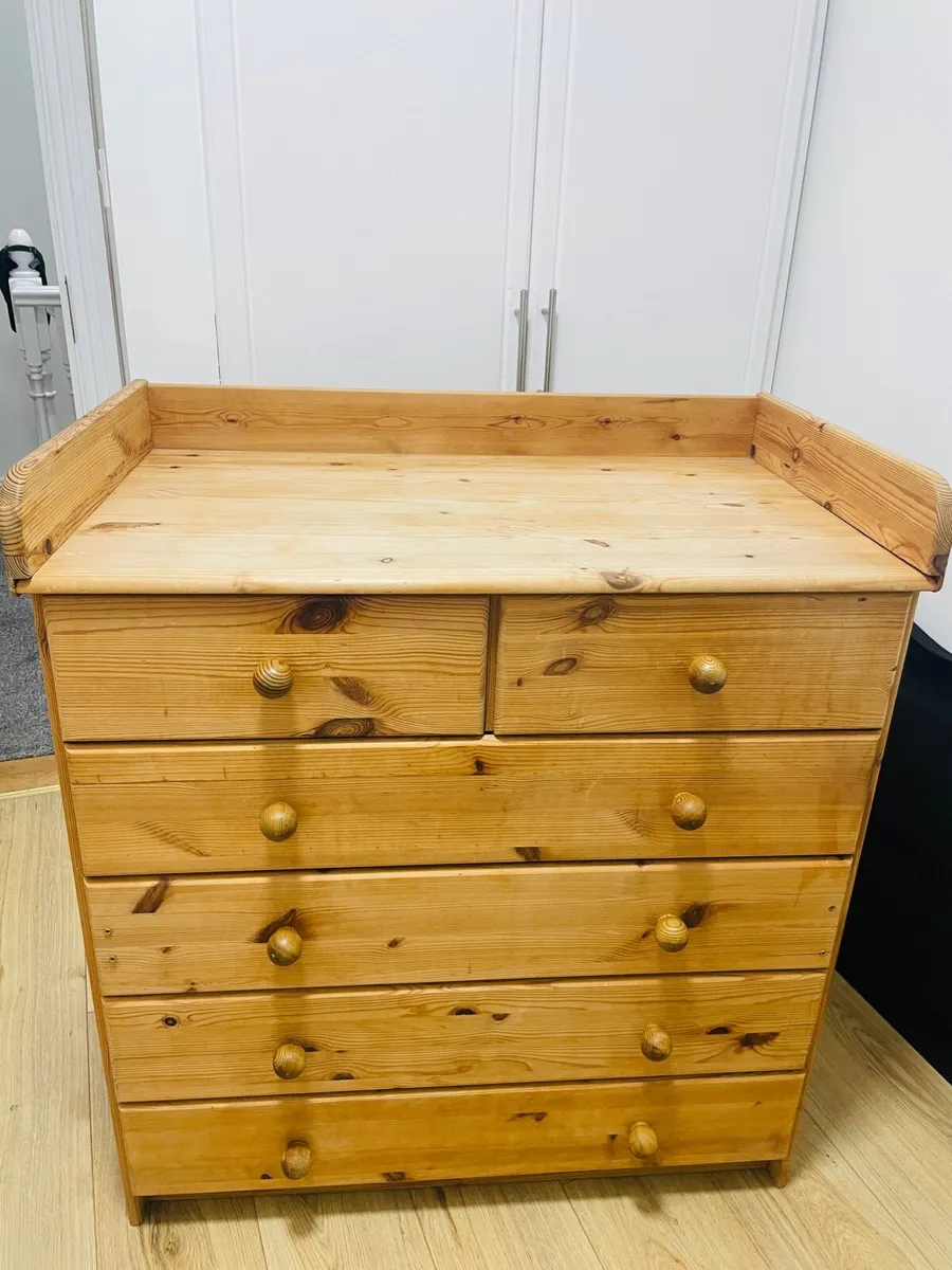 Chest of drawer - Image 1