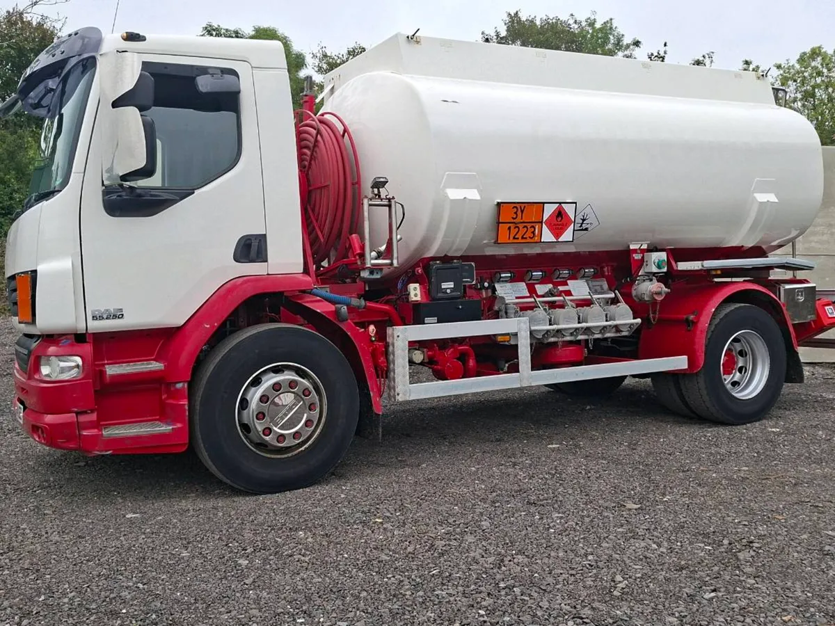 Daf LF fuel tanker (Oil lorry) - Image 2