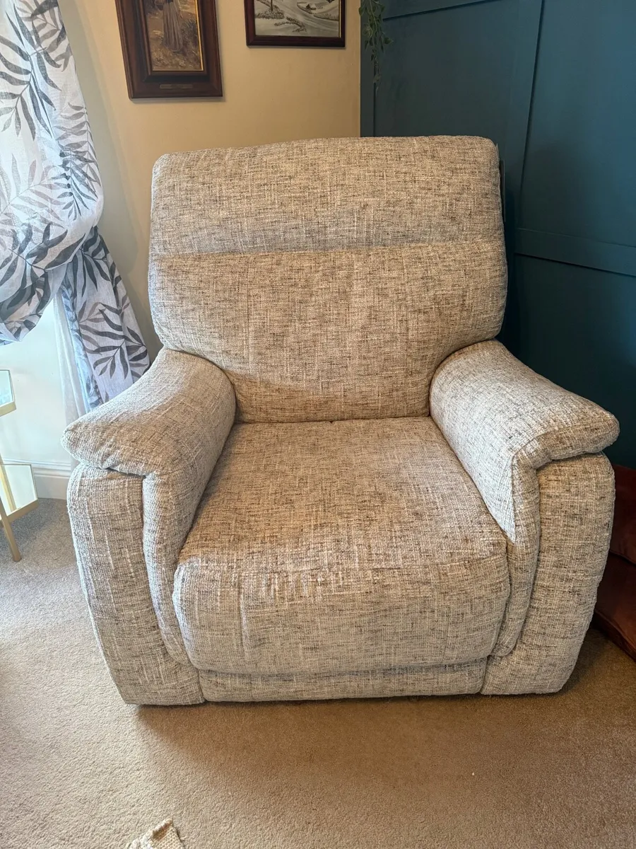 Recliner chairs - Image 4