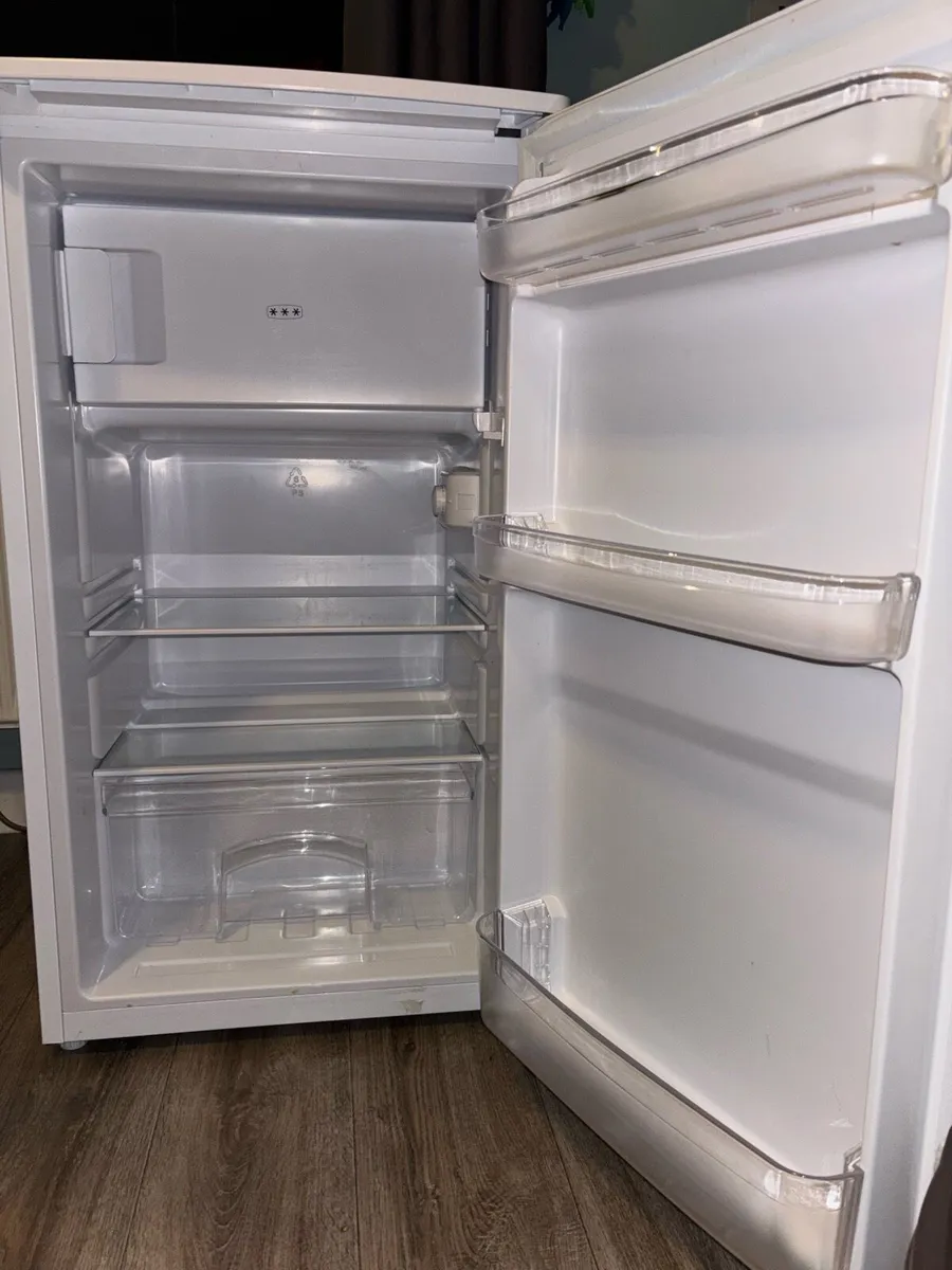 Belling Under-Counter Fridge - Image 2