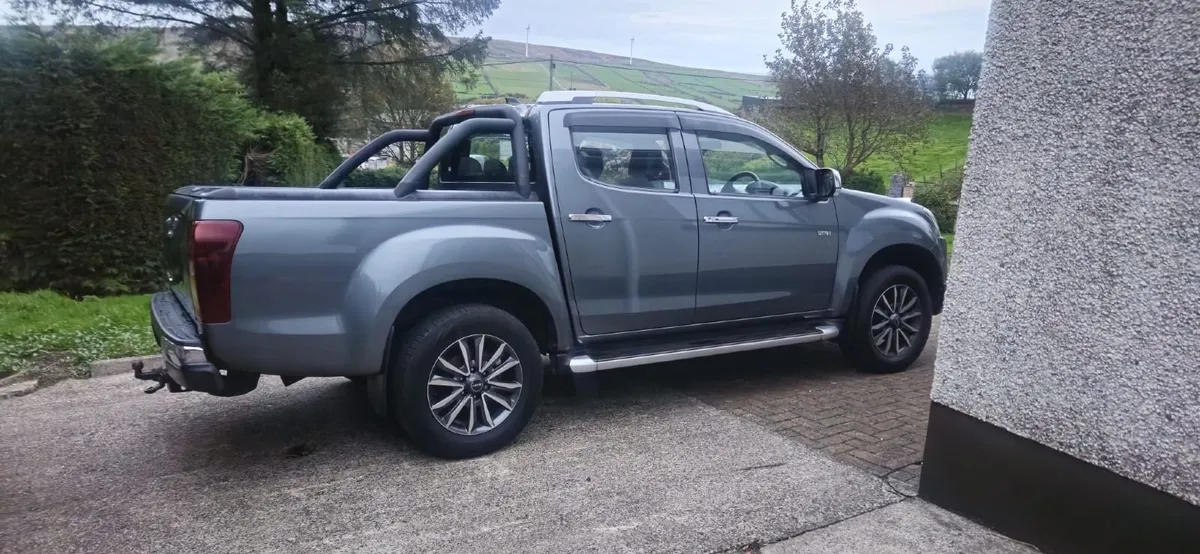 Isuzu D-Max 2019 - Image 2