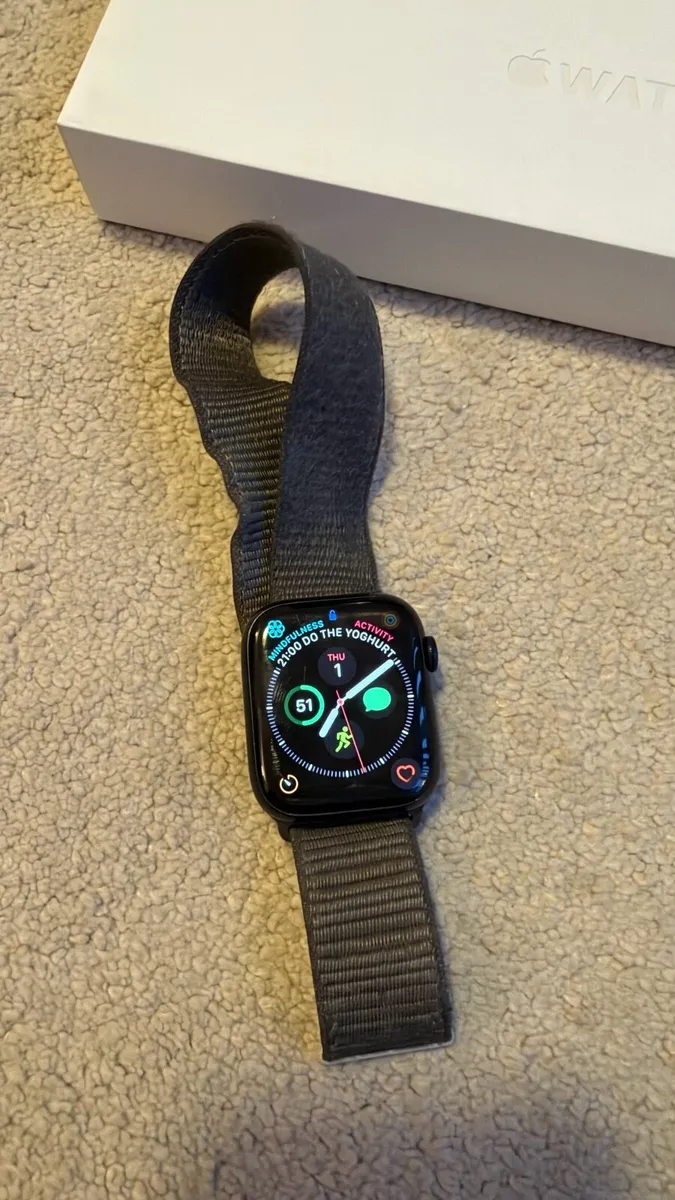 Apple Watch series 9 45mm - Image 1