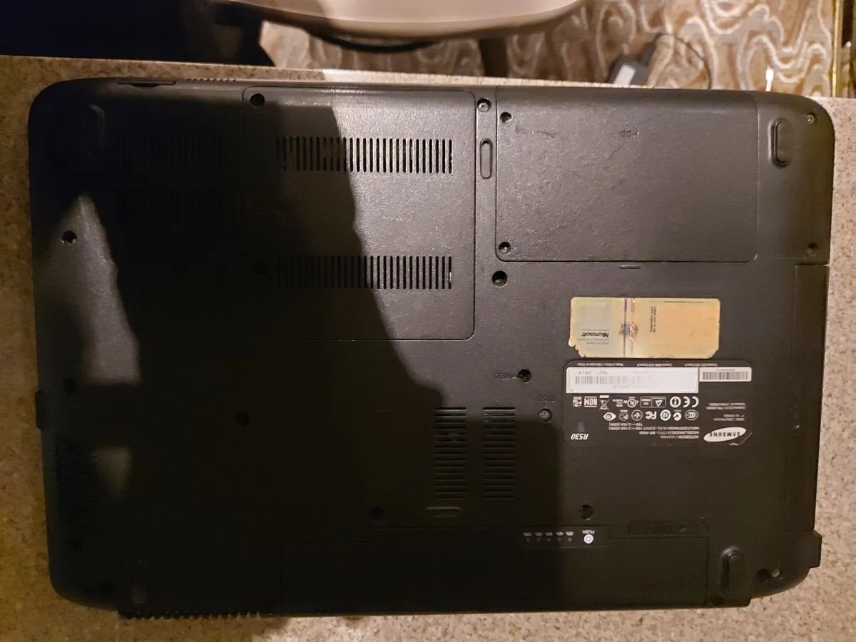 Samsung R530 Laptop, 4GB Ram 300GB HDD Wins 7 - Image 3