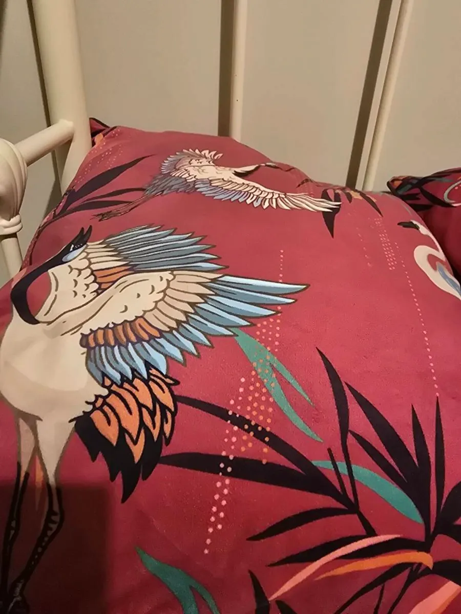 50 x 50 bird design   pink cushions x3 - Image 3