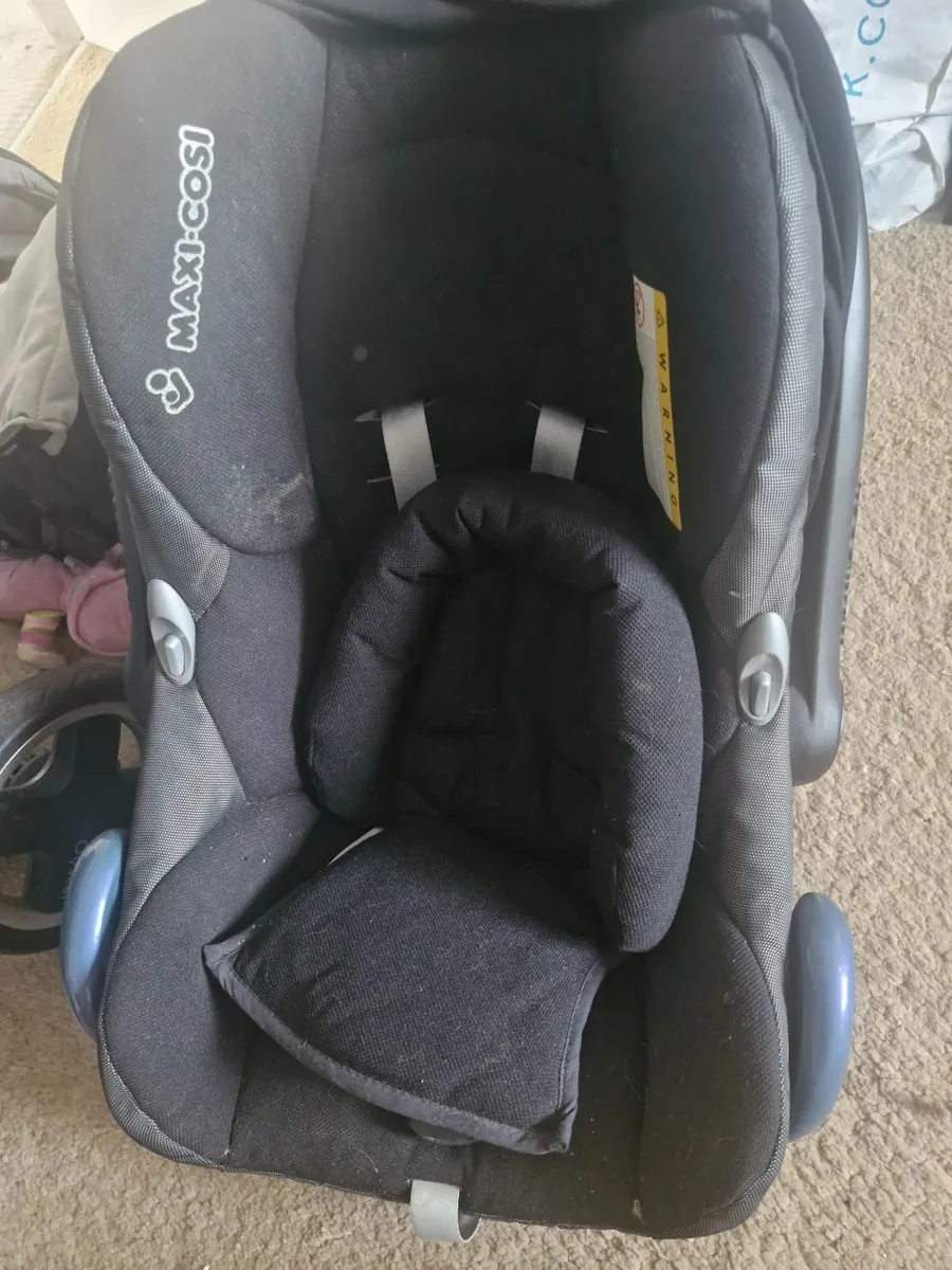 Baby buggy and accessories - Image 4