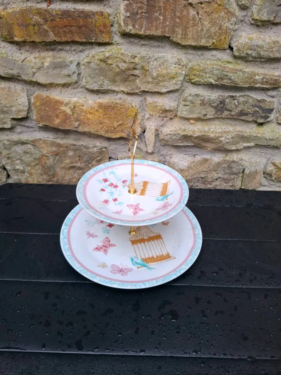 2 tiers cake stand postage possible - Image 1