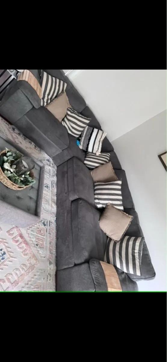Couches - Image 2
