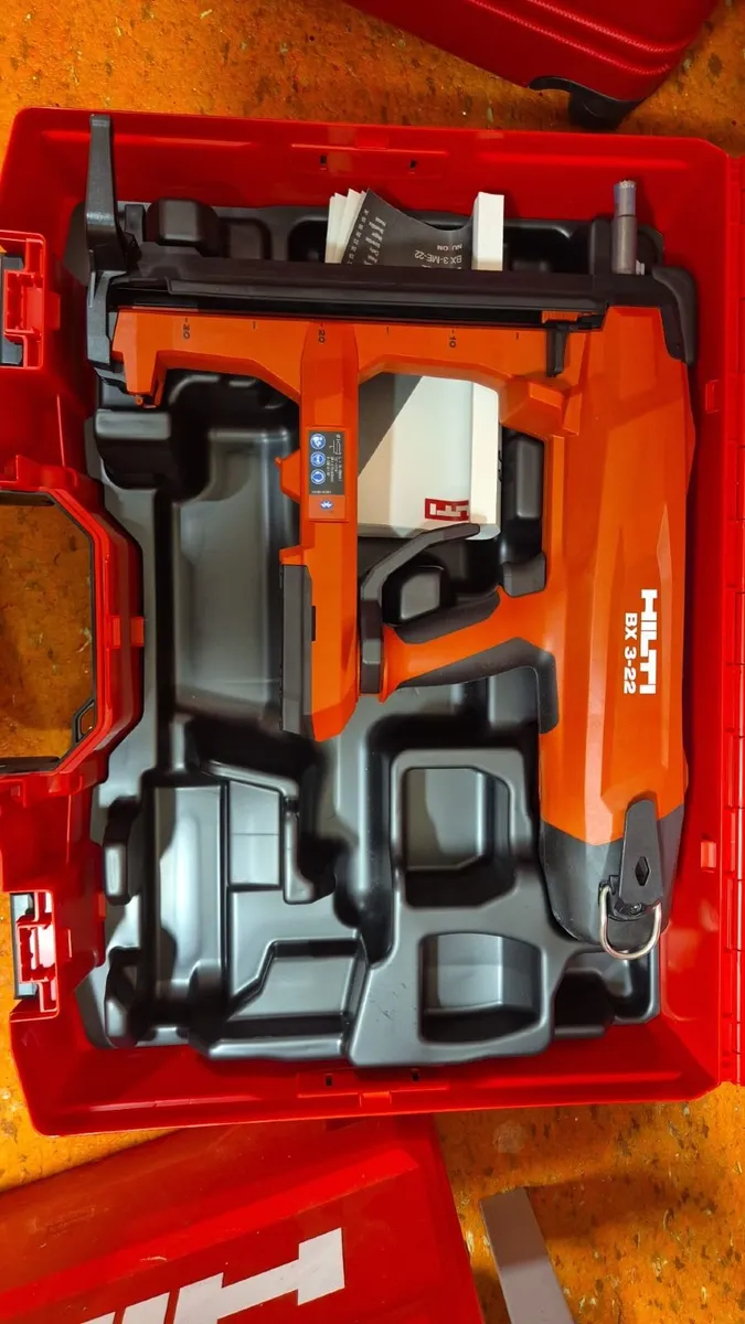 HILTI cordless comcrete nailer BRAND NEW - Image 1