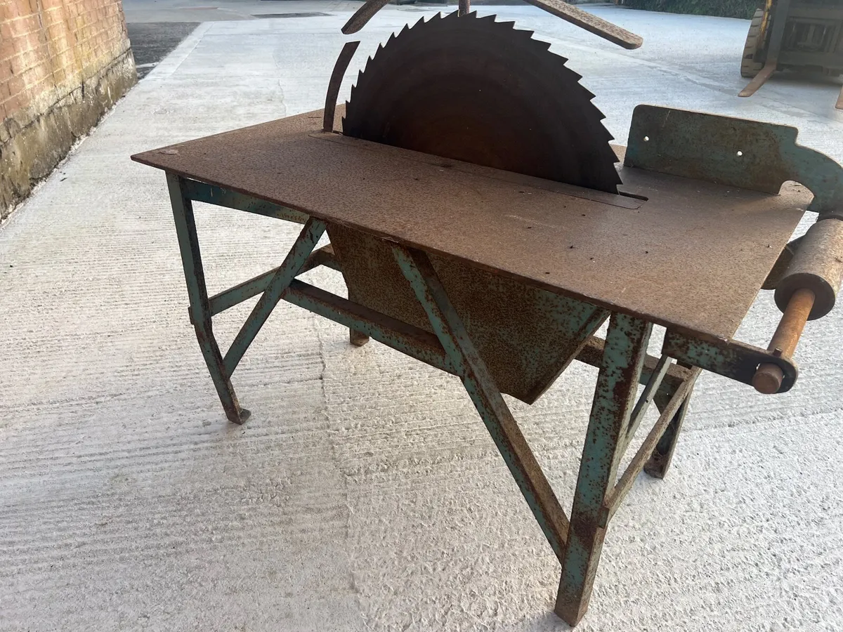 Newlands Tractor Mounted PTO Driven Saw Bench - Image 2