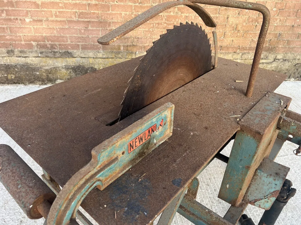 Newlands Tractor Mounted PTO Driven Saw Bench - Image 3