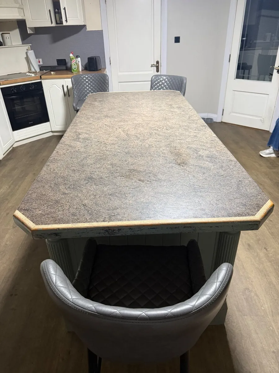 Kitchen Island & 3 Chairs - Image 4