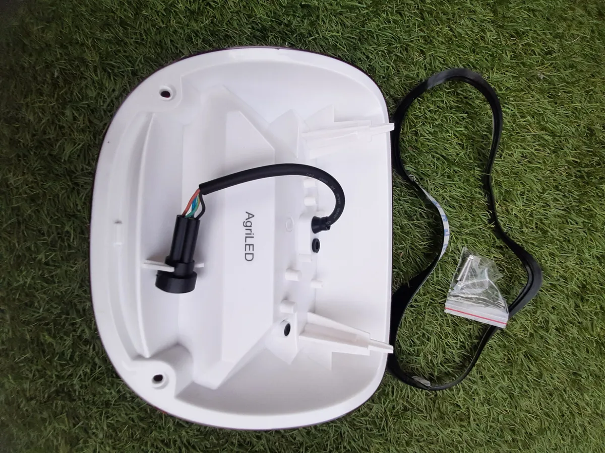 John Deere 20/30 Series LED Tail lights - Image 4
