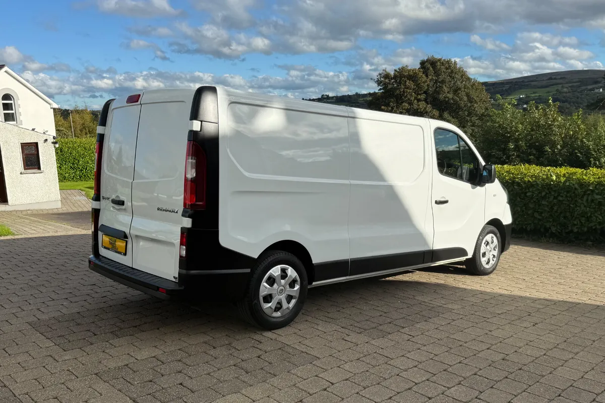 2021 (212reg) Renault Trafic Business 120bhp Lwb - Image 4