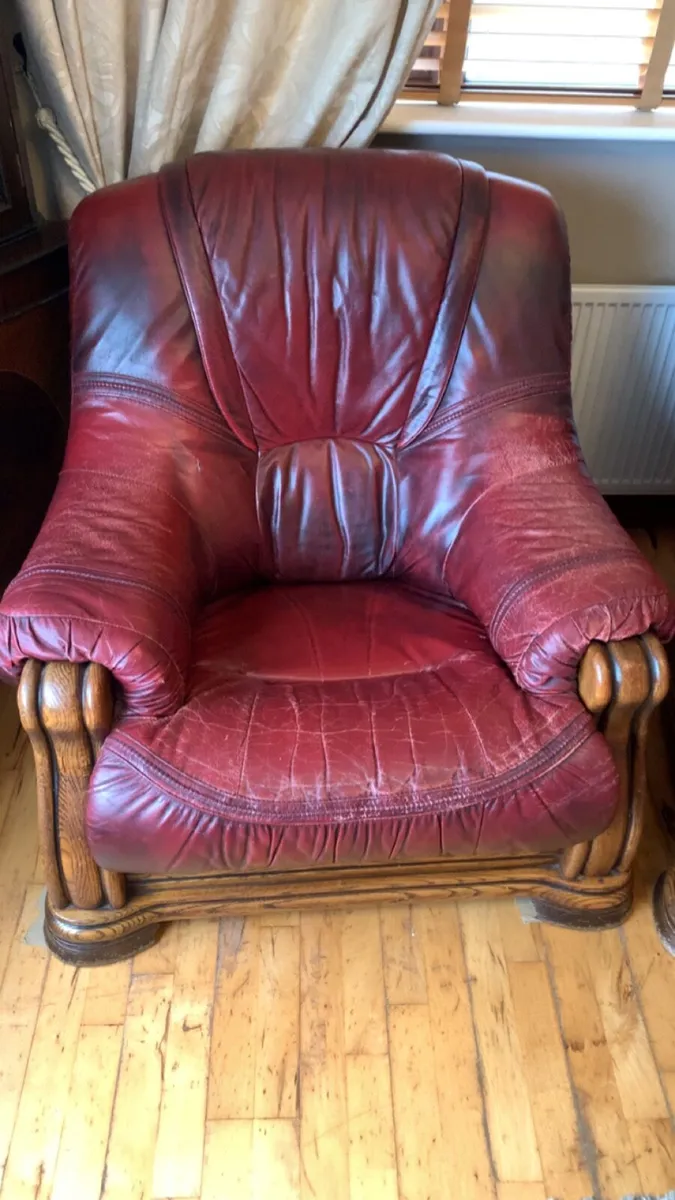 Leather Suite of Furniture - Image 3