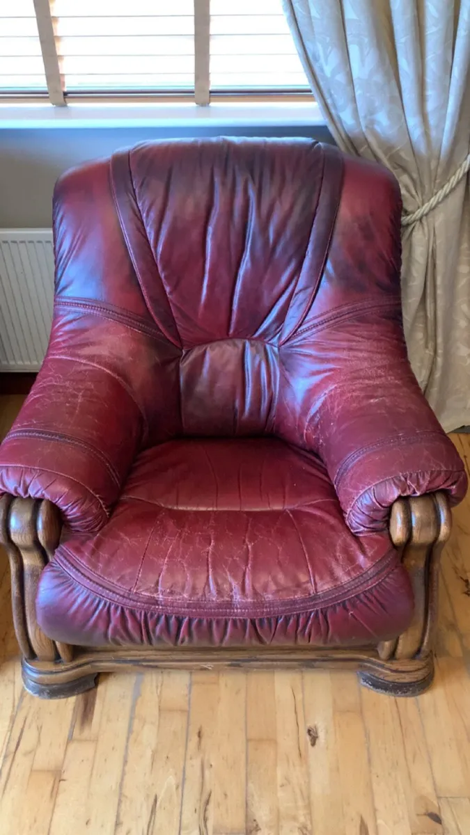 Leather Suite of Furniture - Image 4