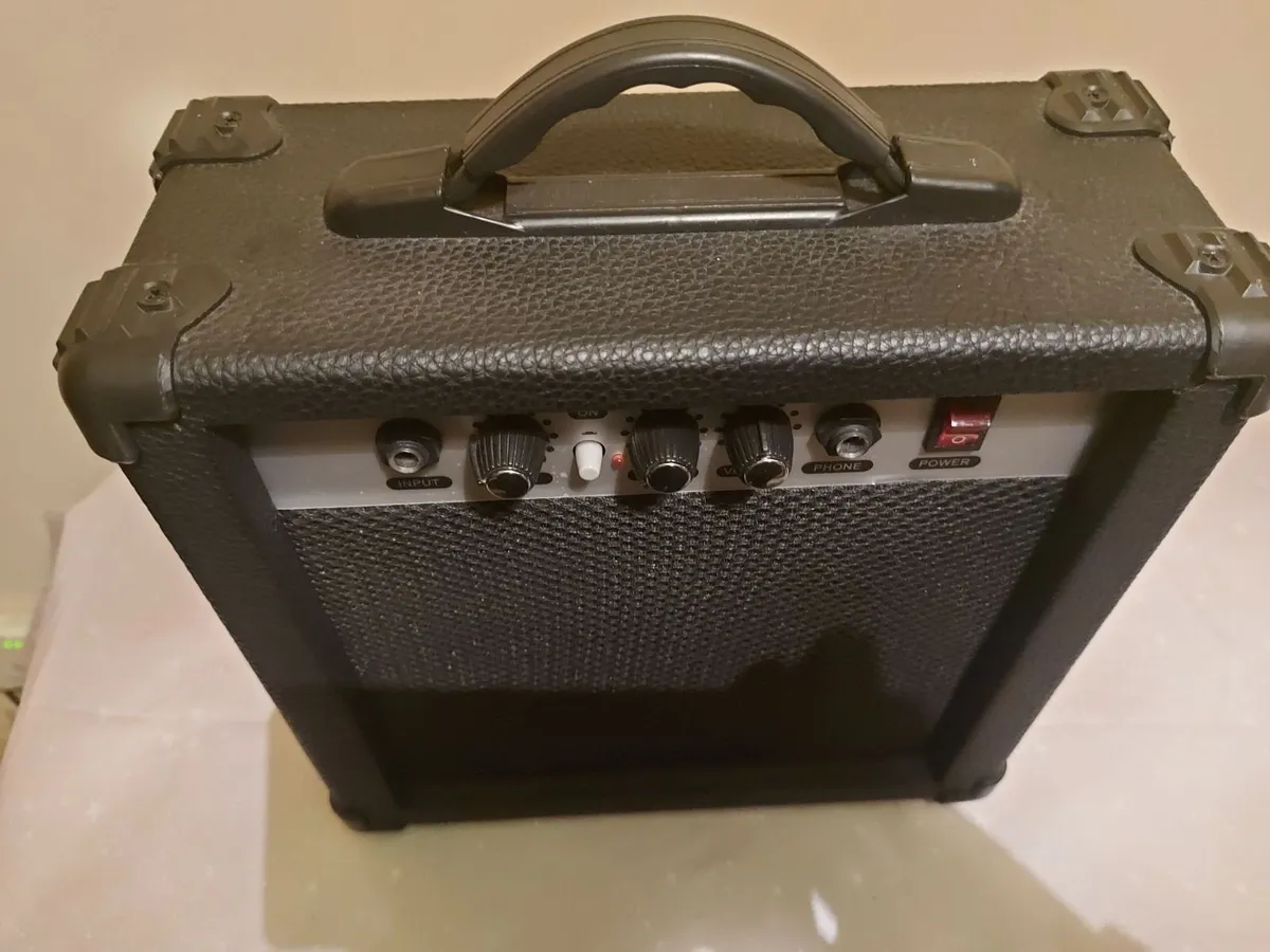Rocktile Electric Guitar and AMP Set new condition - Image 2
