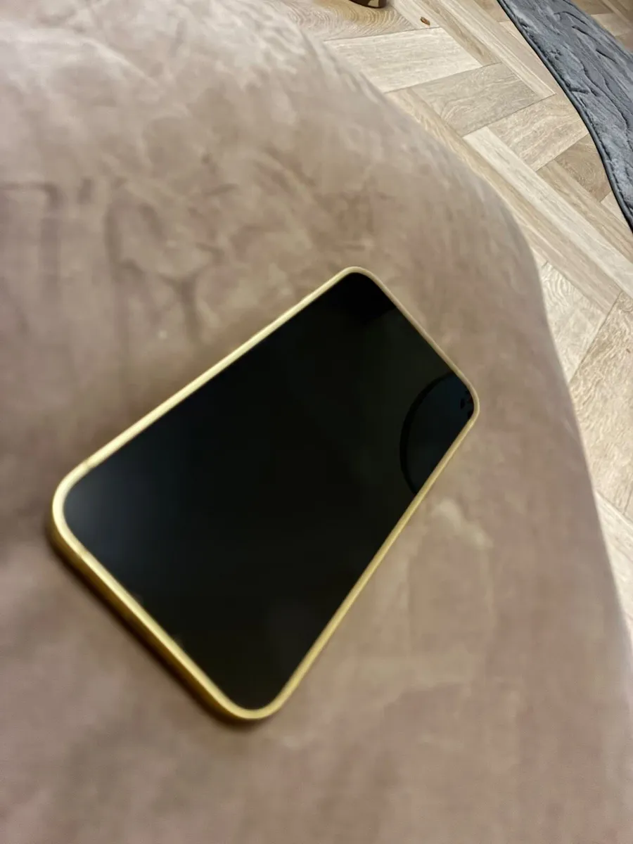 iPhone 14 yellow - Image 3