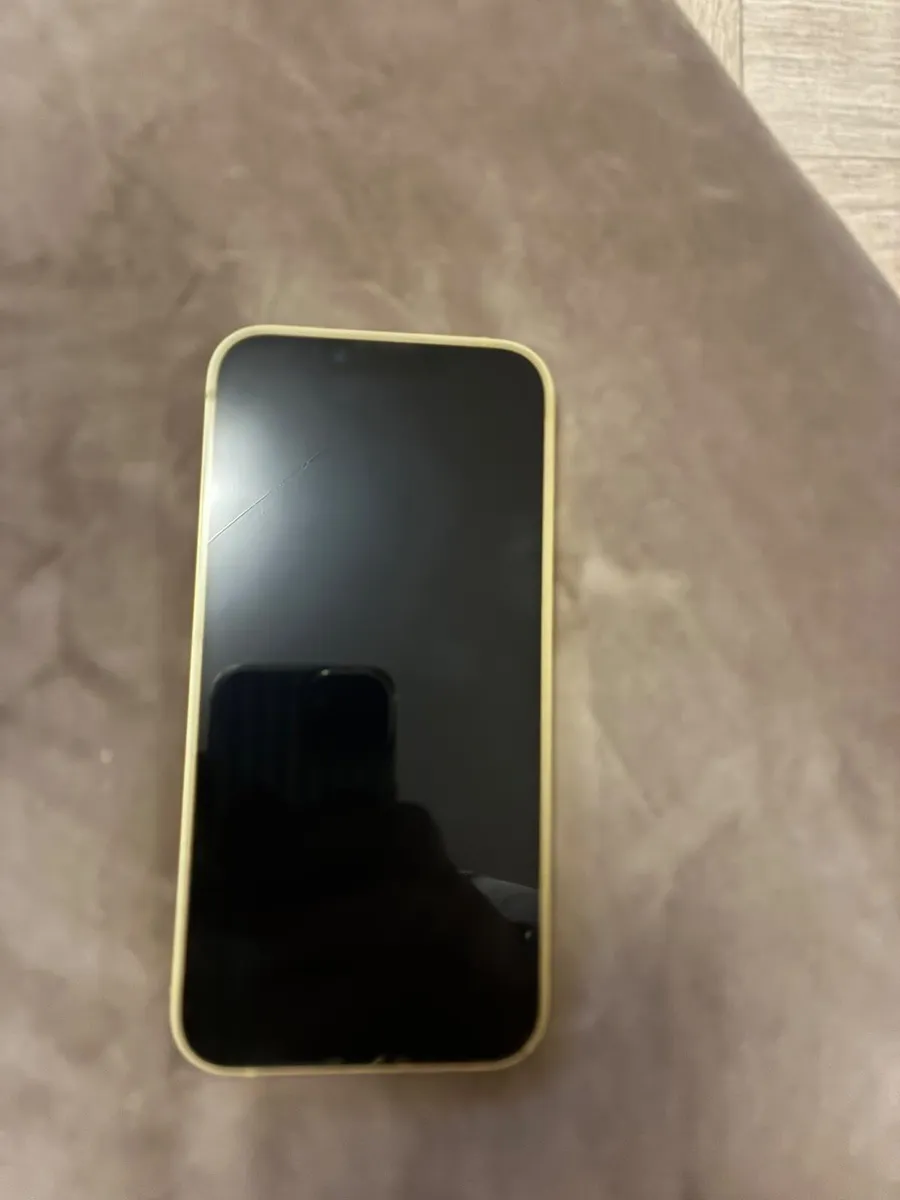 iPhone 14 yellow - Image 4