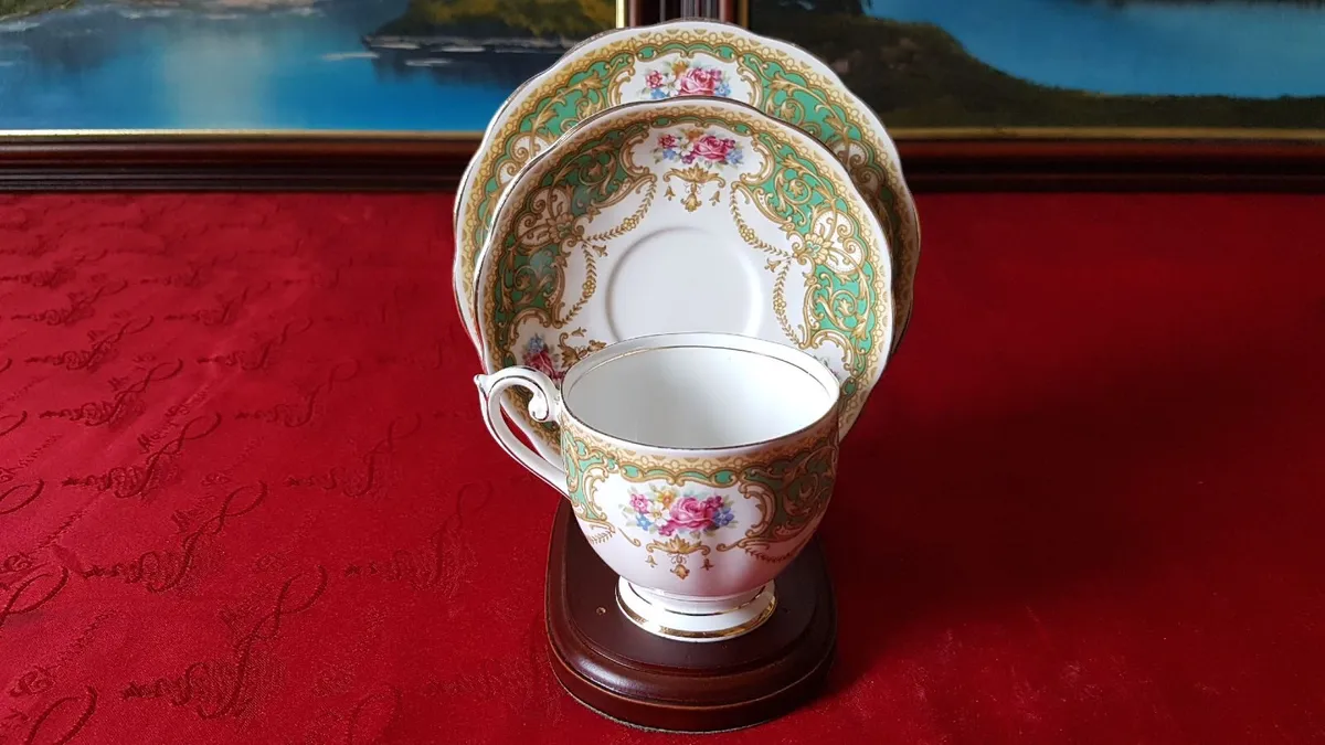 Queen Anne  Regency Green  Cabinet Tea Set Trio - Image 2