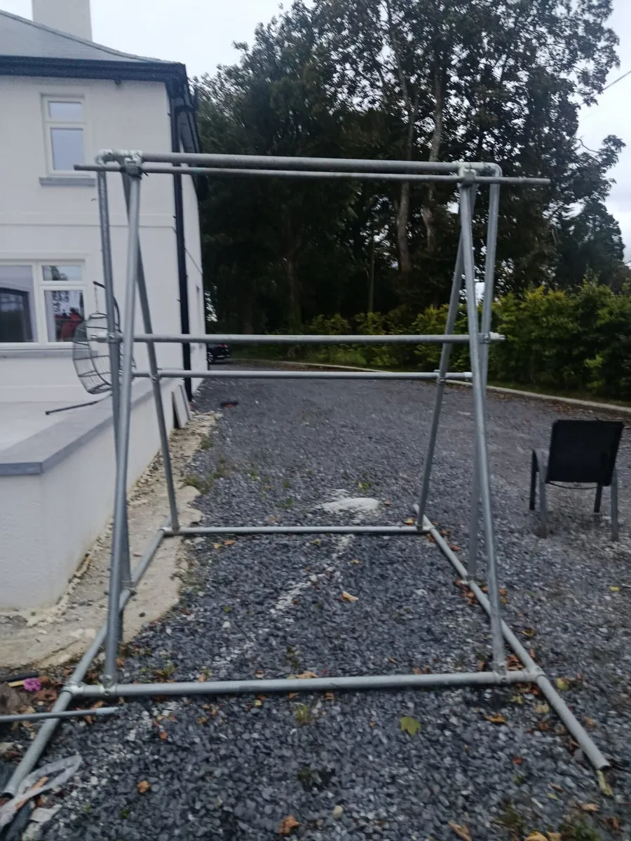 Outdoor aluminium gymnastics frame