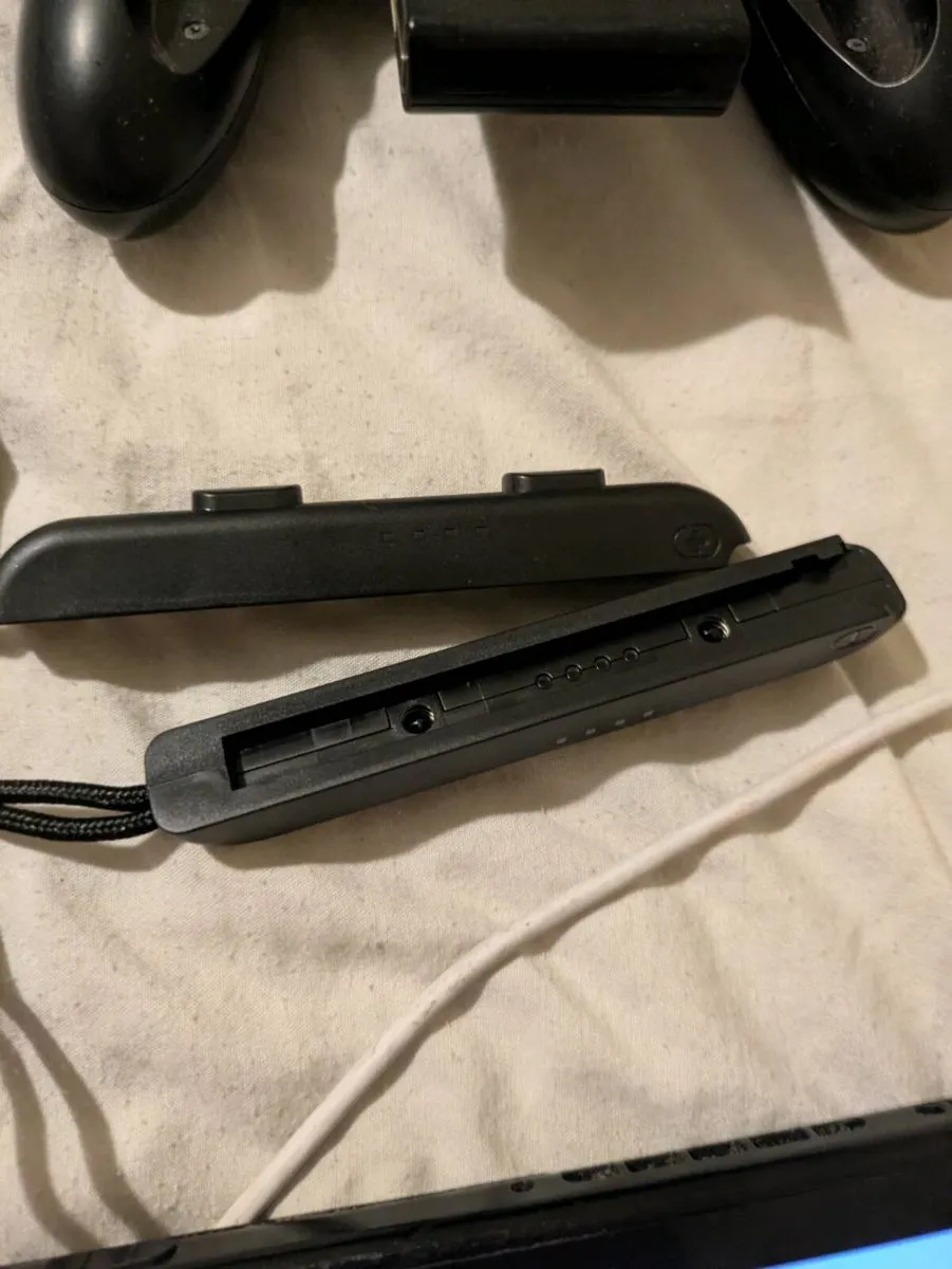 Nintendo switch V2 - Image 3