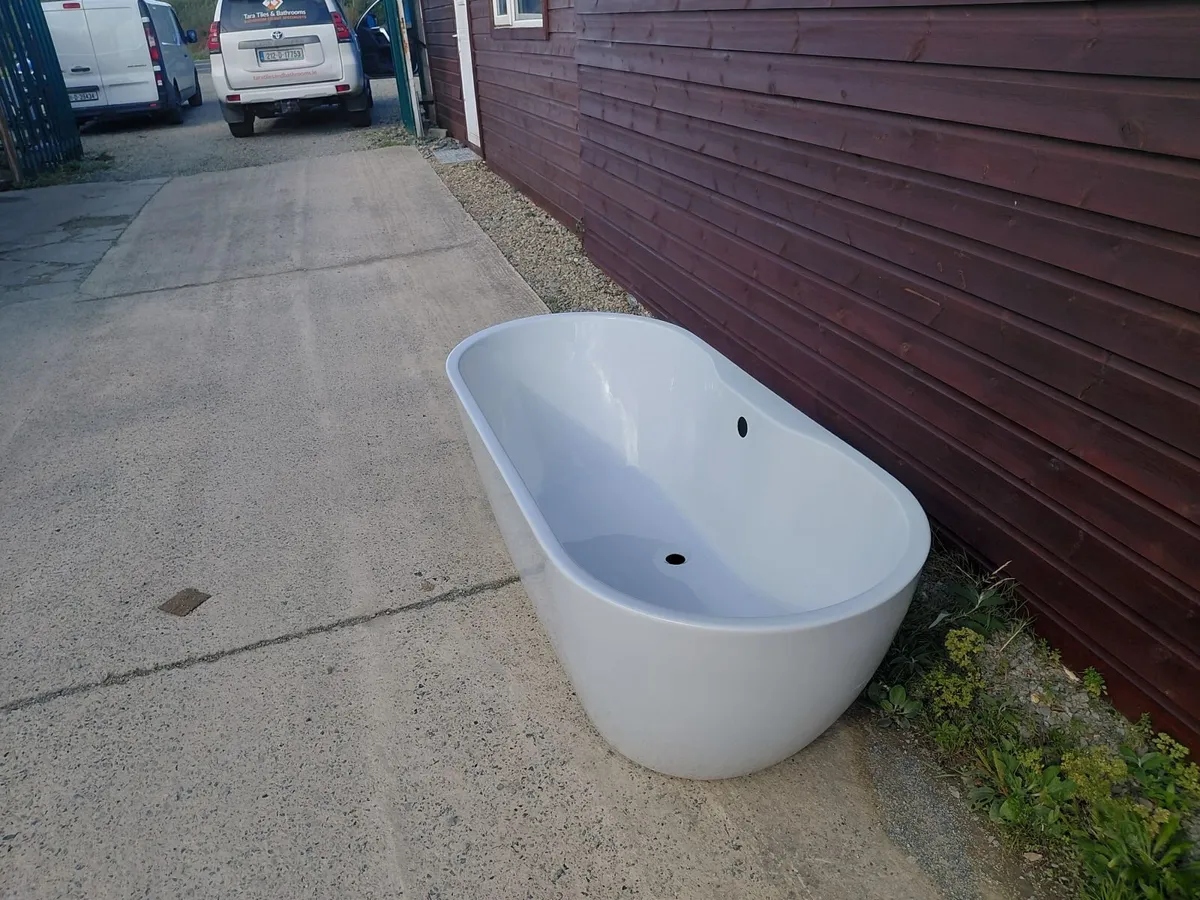 Freestanding bath - Image 2