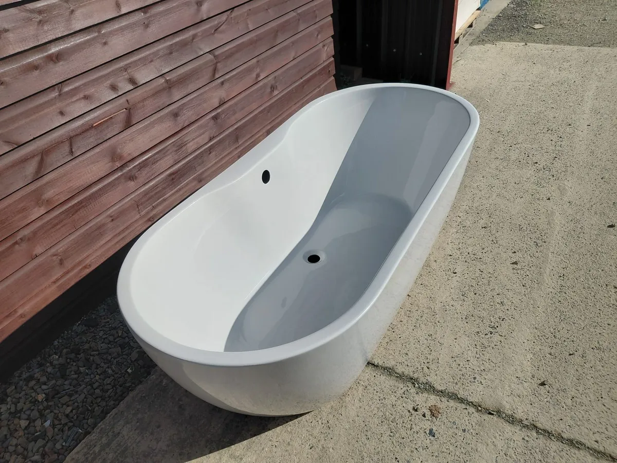 Freestanding bath - Image 3