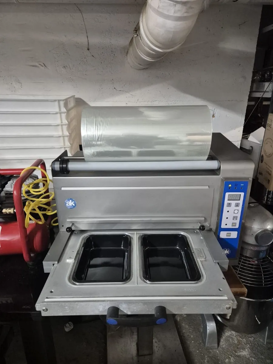 AK Ramon TS-300 GF Professional Tray Sealer - Image 3