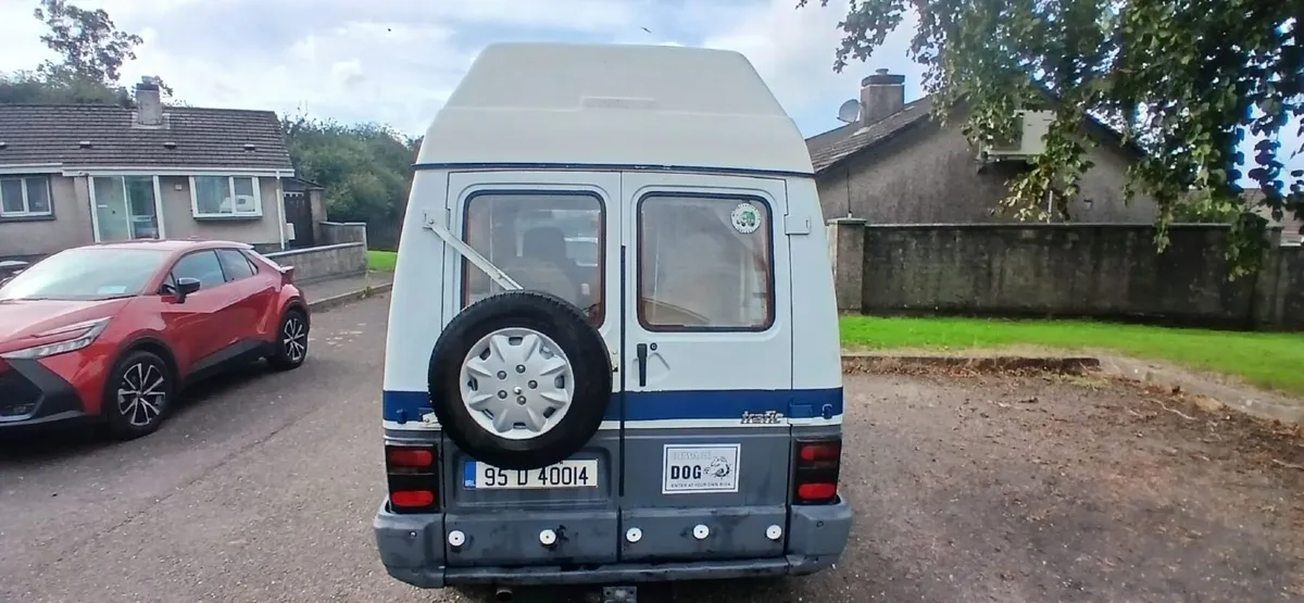 Renault Motor Caravan - Image 2