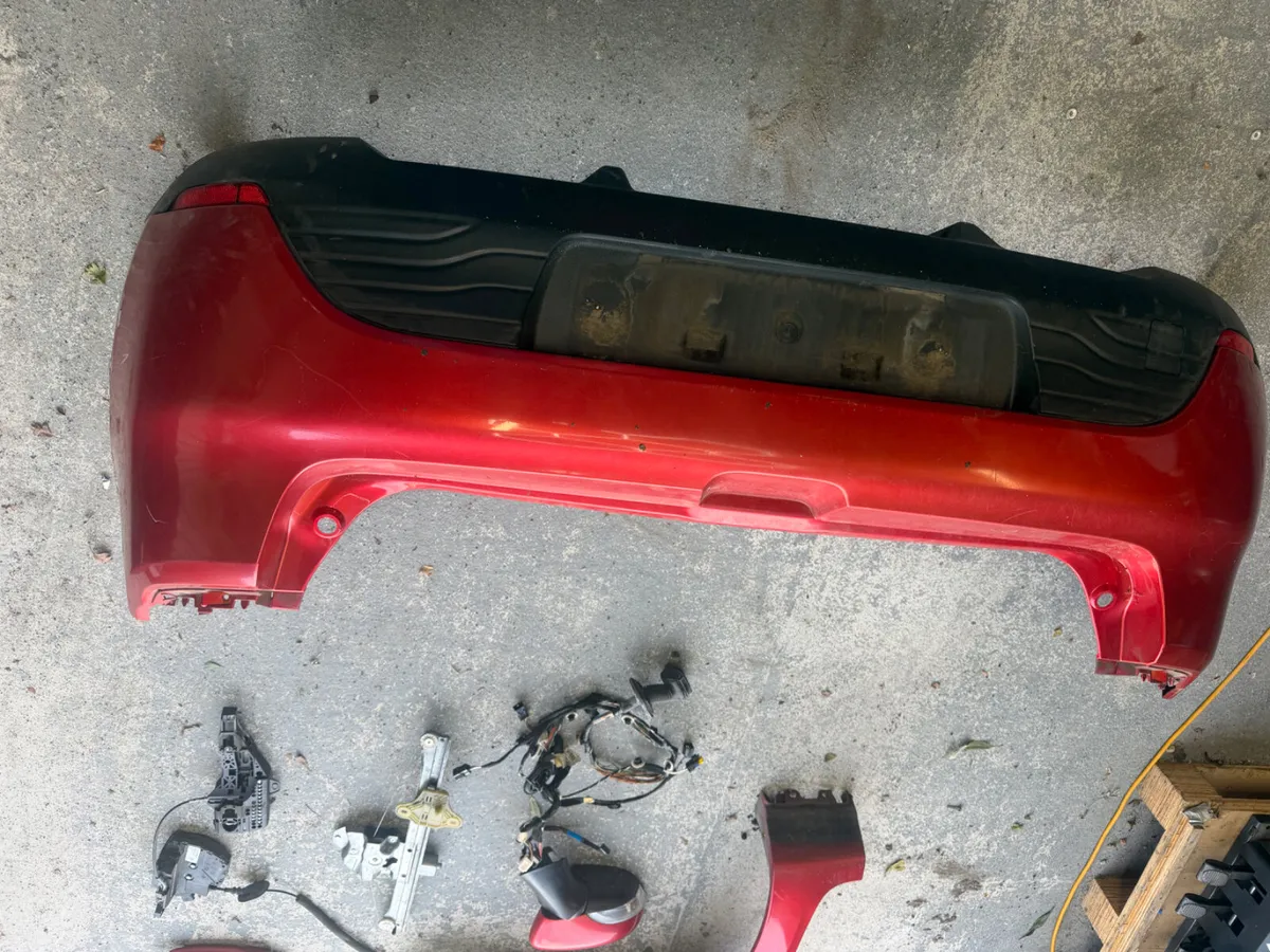2014 Renault Clio For Breaking - Image 3