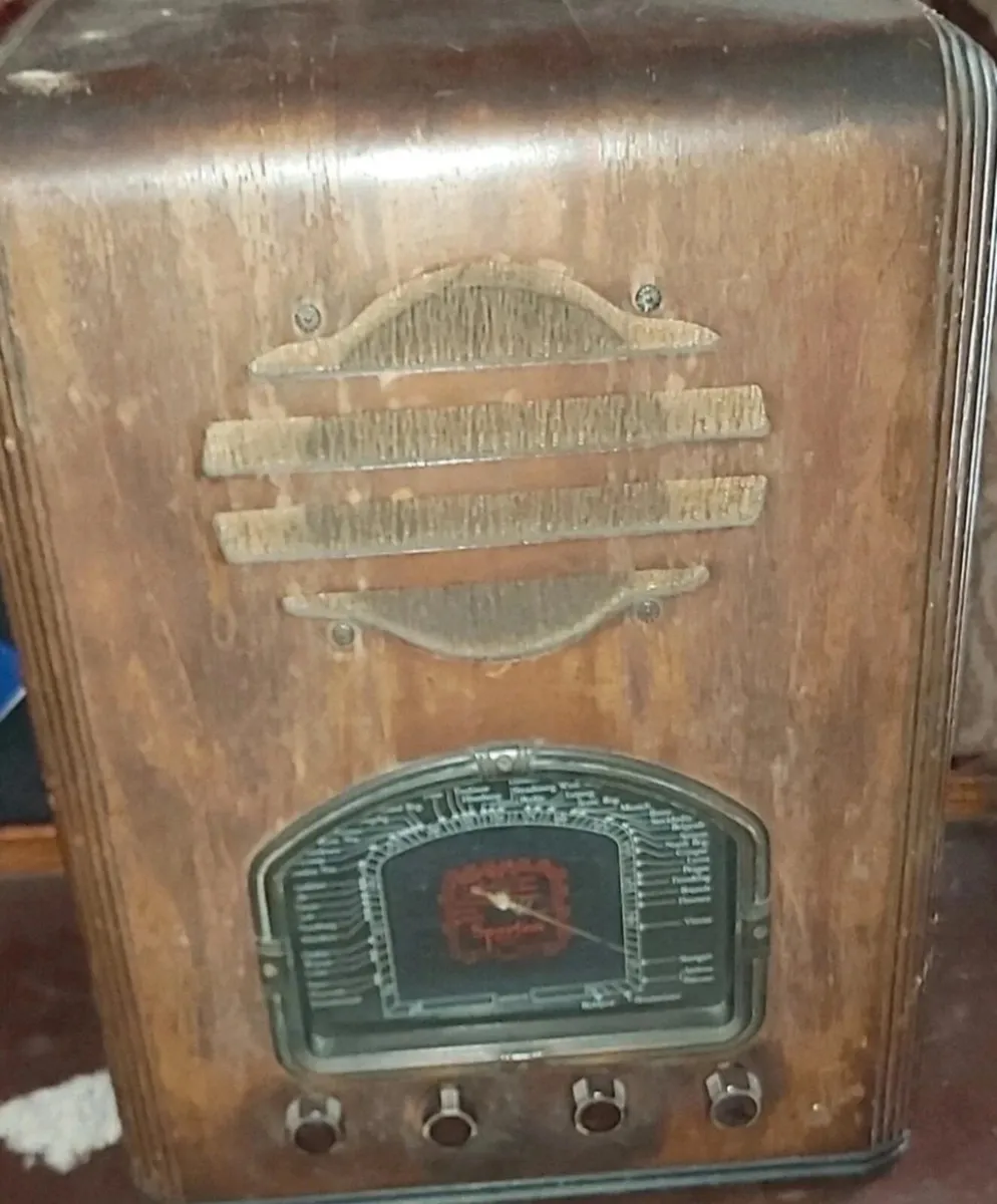 Sparton Tube Radio 1940s - 1950s - Image 1