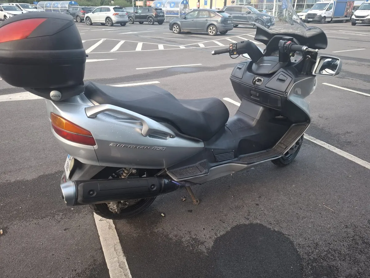 Suzuki burgman 650 - Image 2