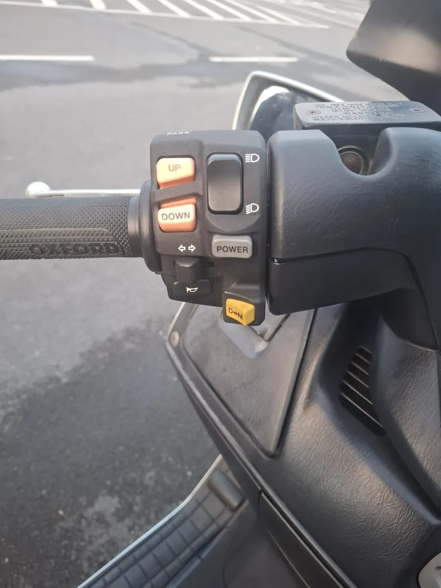 Suzuki burgman 650 - Image 3