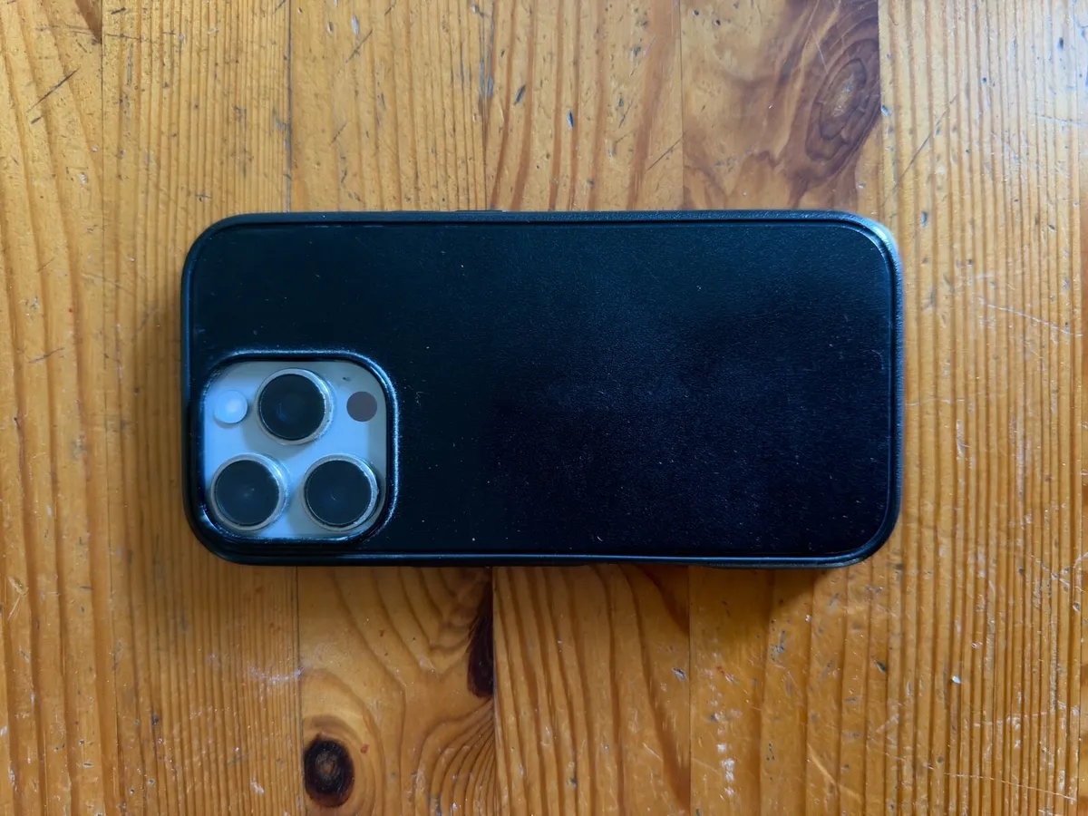 iPhone 16 pro unlocked - Image 3