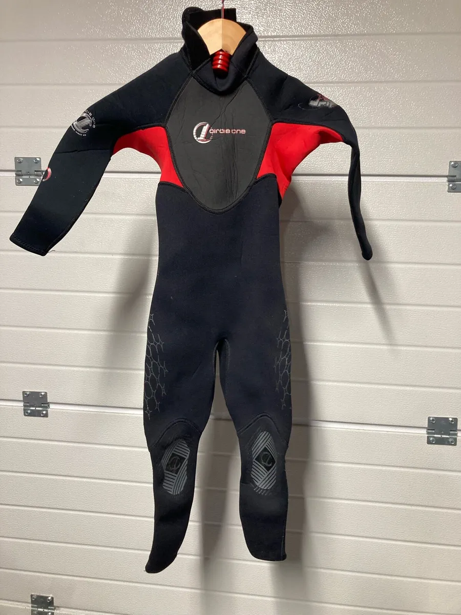 Kids Wet Suit - Image 1