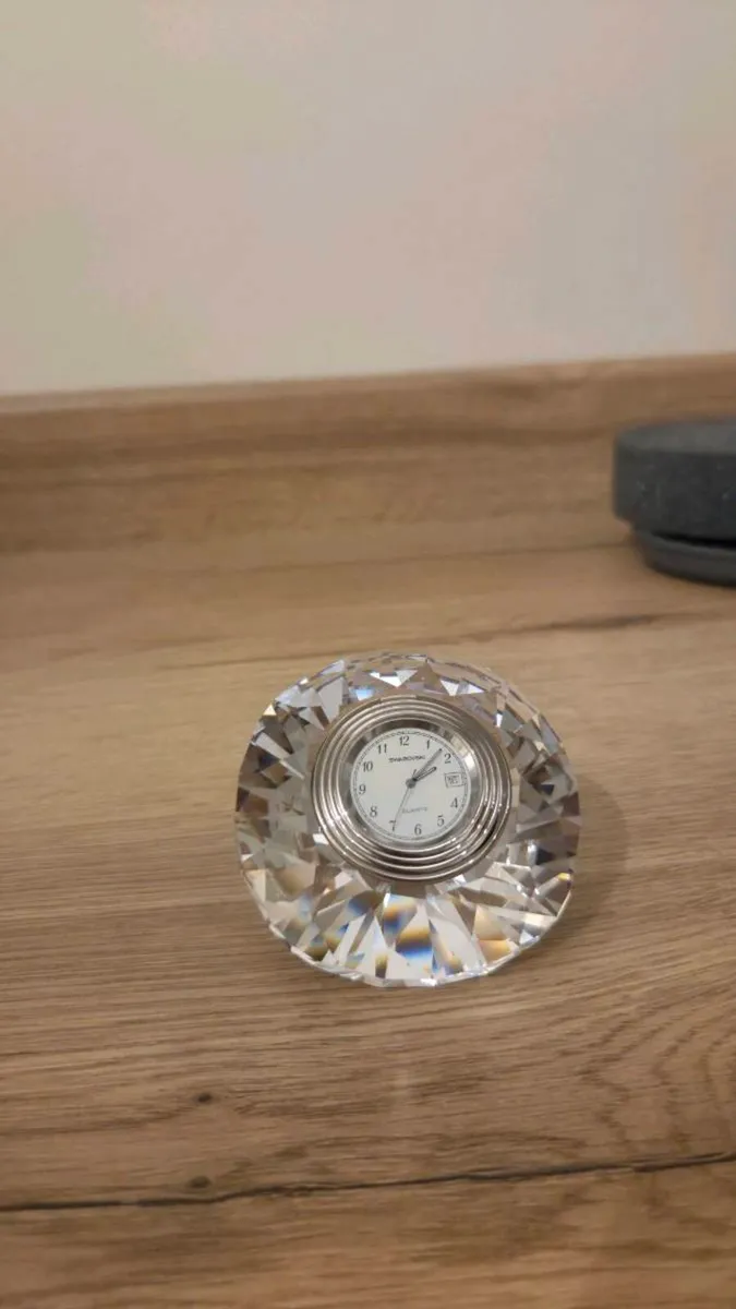 Swarovski Crystal Diamond Cut Desk Clock (Boxed) - Image 4