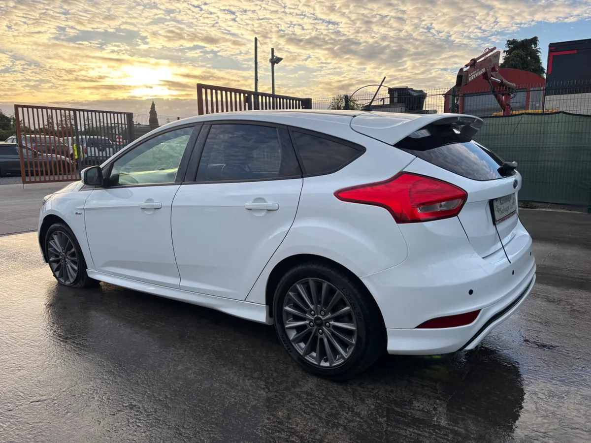 2018 Ford Focus ST Line Diesel - Image 3