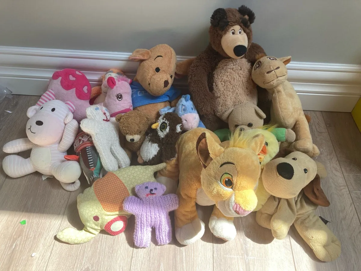 Box of random toys - Image 1