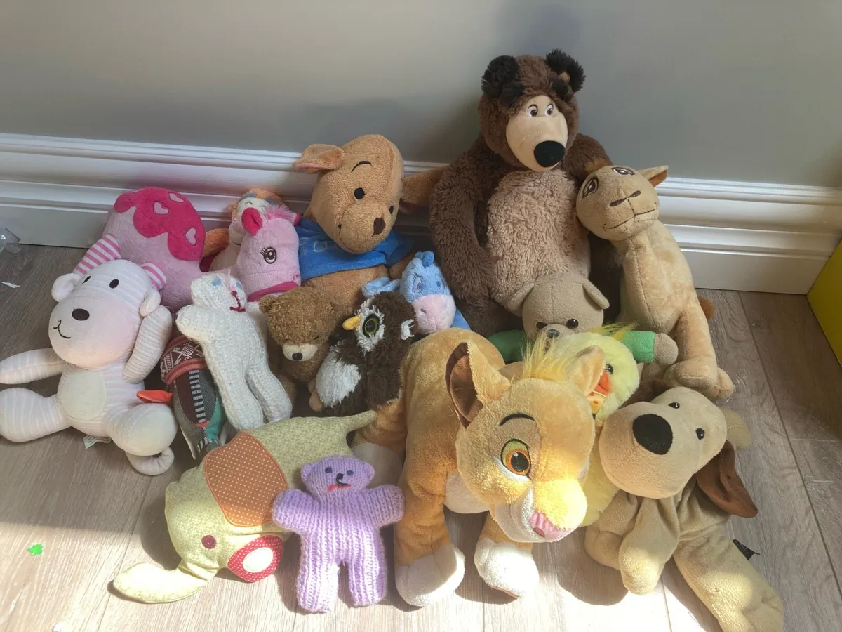 Box of random toys - Image 2