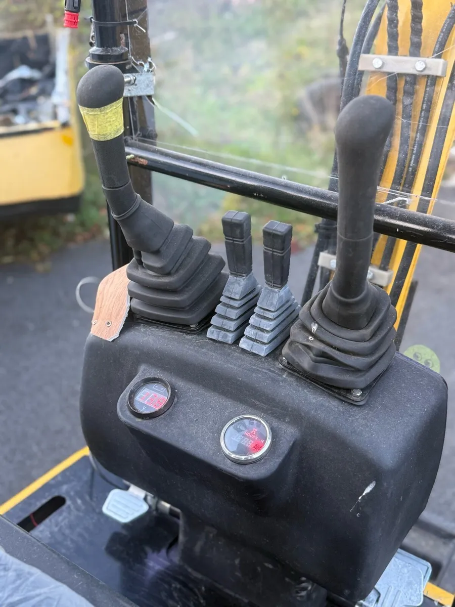 Mini Digger - Image 4