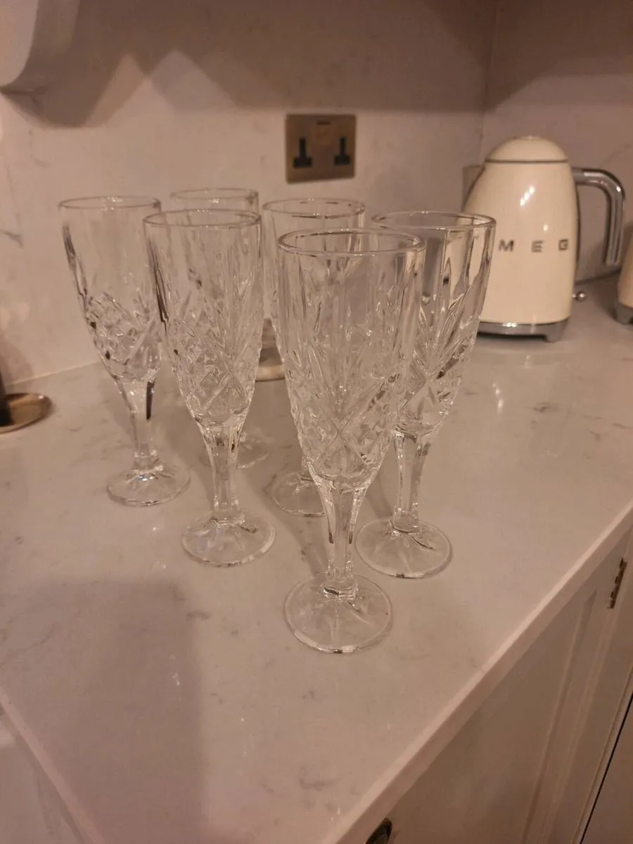 6 x Tipperary Crystal Champagne Glasses - Image 1