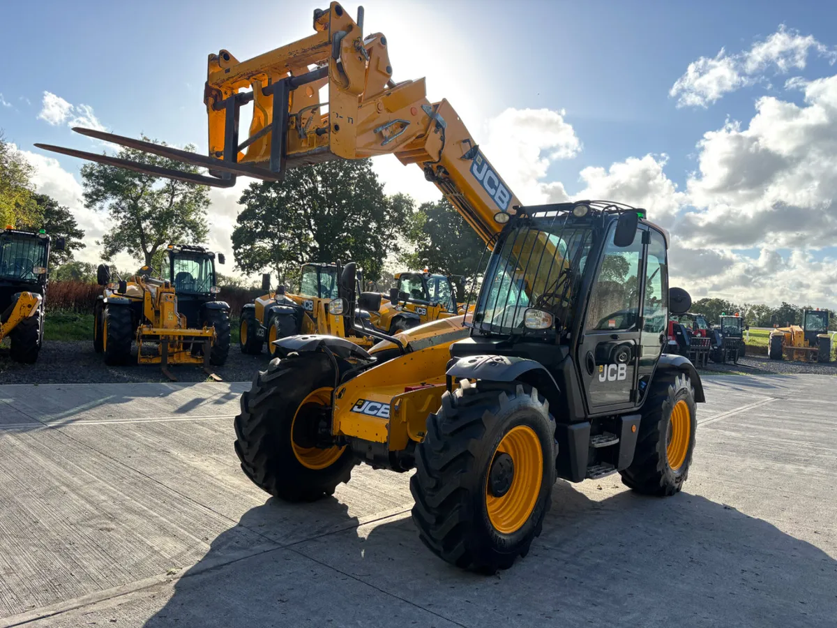 2022 JCB 531-70 AGRI   (2203 HOURS) - Image 2