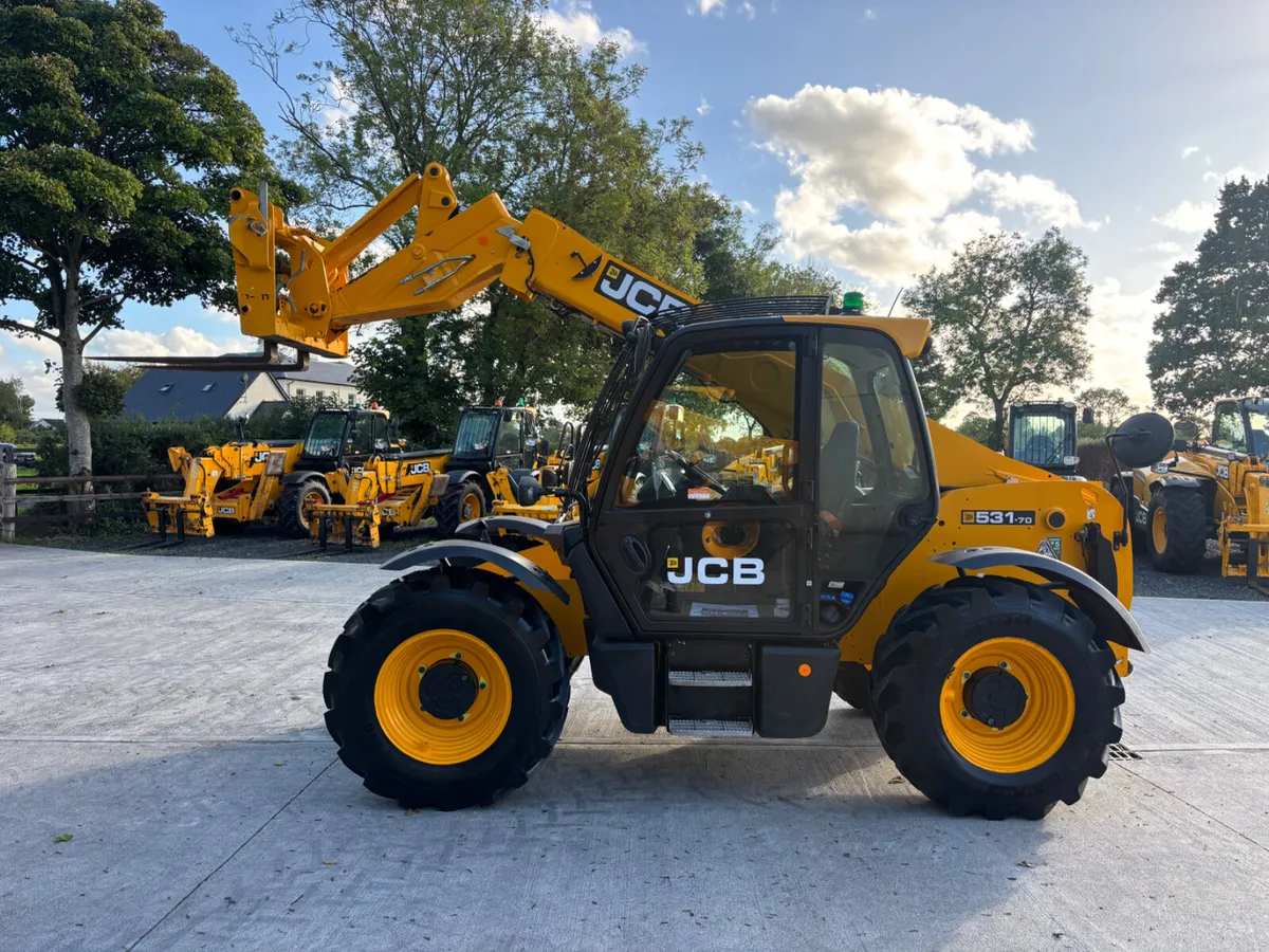 2022 JCB 531-70 AGRI   (2203 HOURS) - Image 1