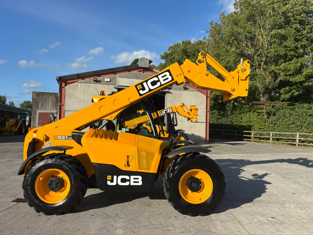 2022 JCB 531-70 AGRI   (2203 HOURS) - Image 2