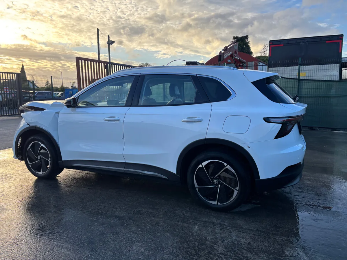 Brand new 261 MG S5.  EV  Book value 33k - Image 3