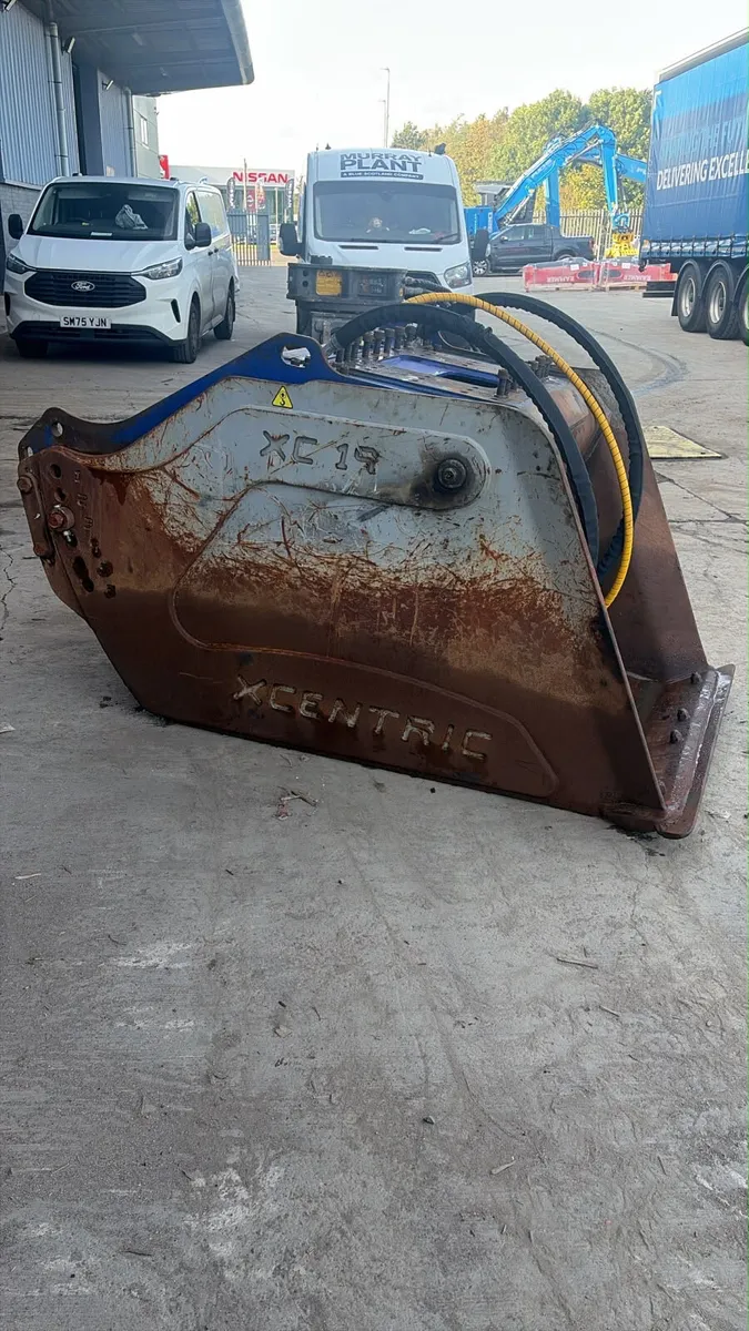 Xcentric XC19 Crushing Bucket - Image 2