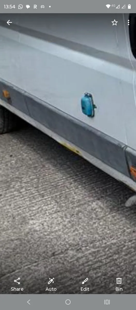 Camper van - Image 2